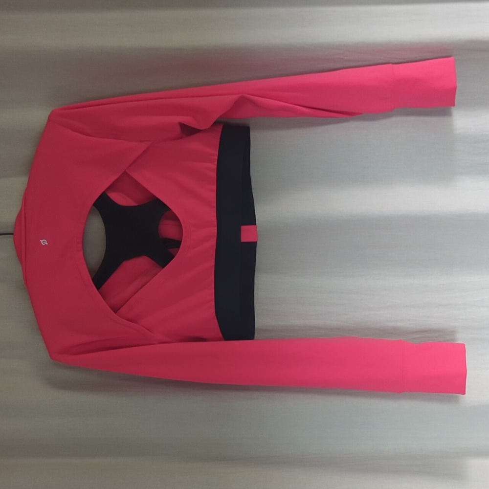 Peloton Coral and Black Athletic Jacket Zip Crop - Picture 4 of 7
